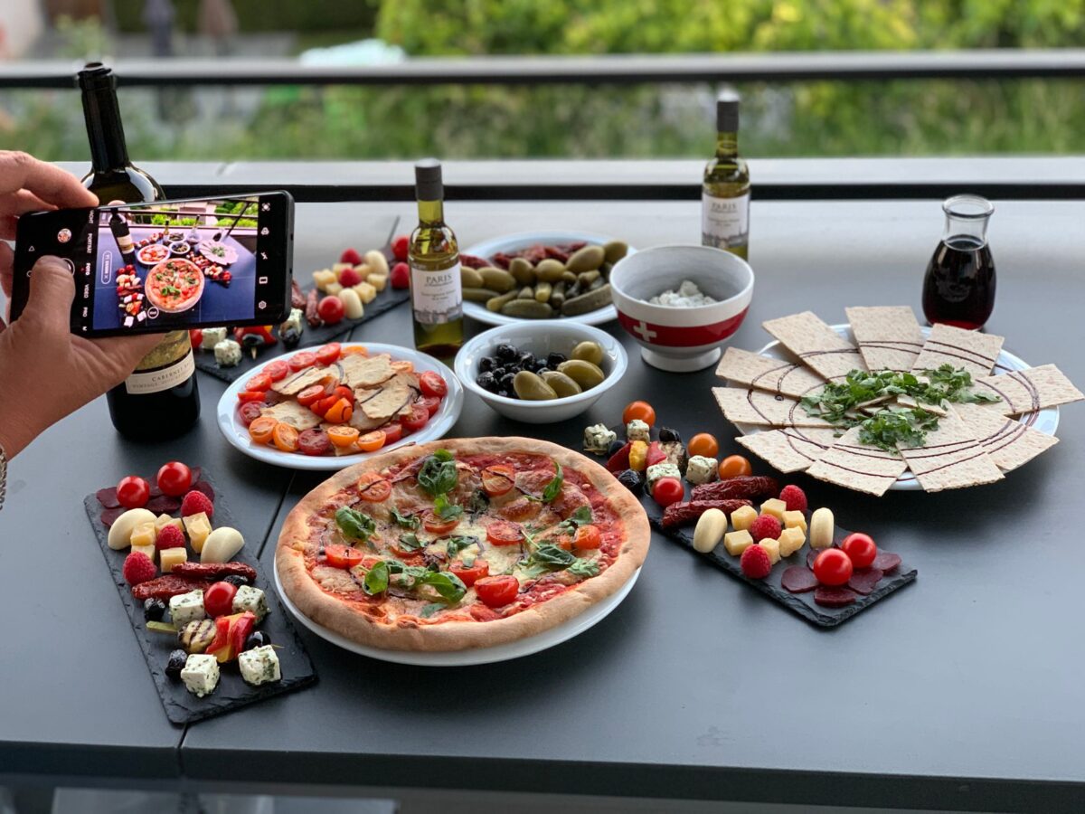 plats typiques repas antipasti lancer refléter